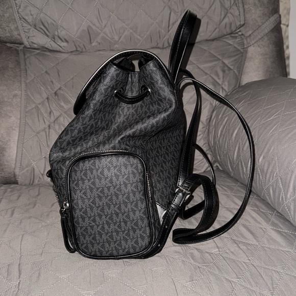 Michael Kors, backpack and matching wallet - Picture 4 of 7